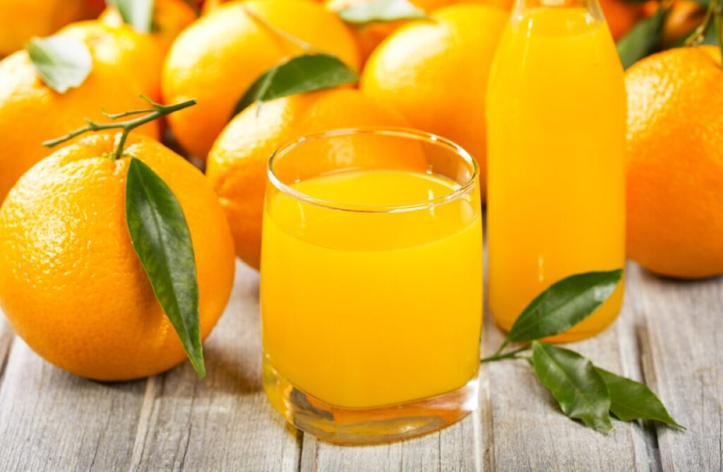 Апельсиновый сок способен облегчить месячные!!!
